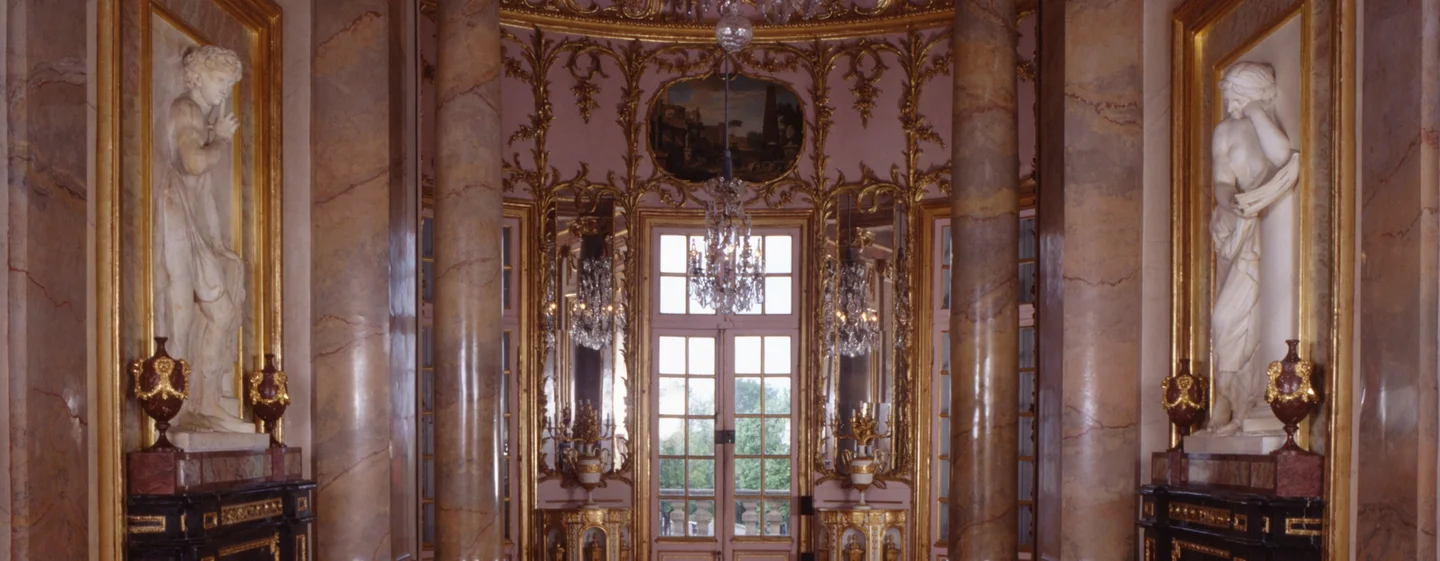 photo: Staatliche Schlösser und Gärten Baden-Württemberg, Andrea Rachele Solitude Palace, marble hall